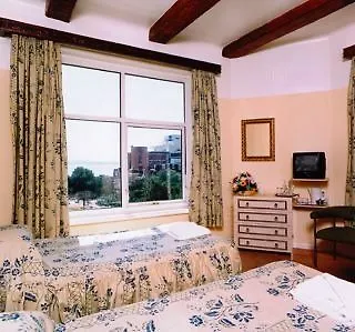 Russell Court Hotel Bournemouth 2*,